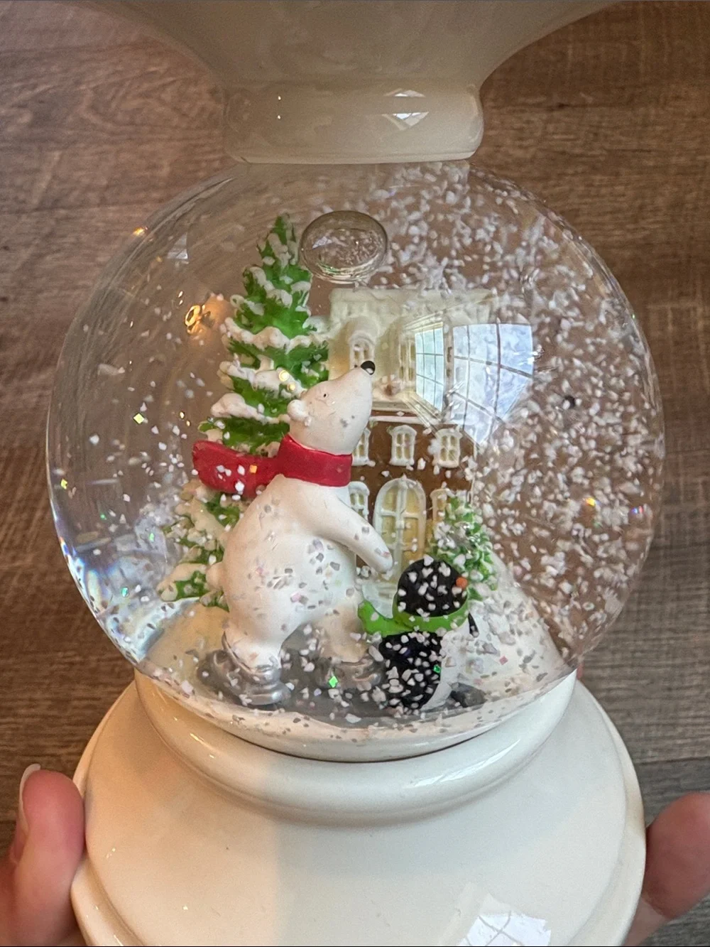 Bath and Body Works Snowglobe Pedestal Candle Holder Polar Bear Holiday 6-3/8”H